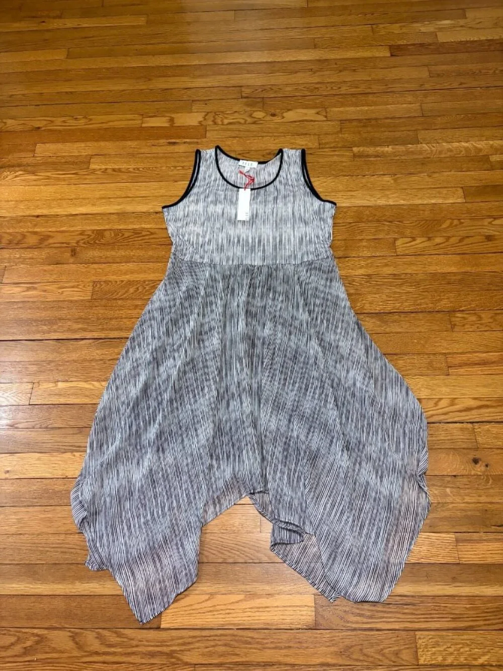 Elle Womens Sleeveless Dress Size XL Black White Striped Flowy Stretch NWT $60